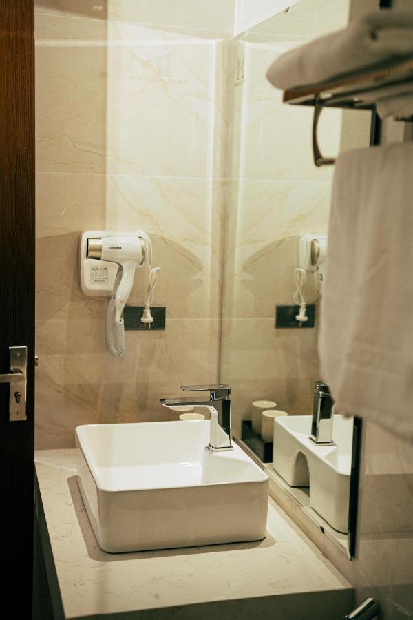 Milan Hotel ニンビン エクステリア 写真